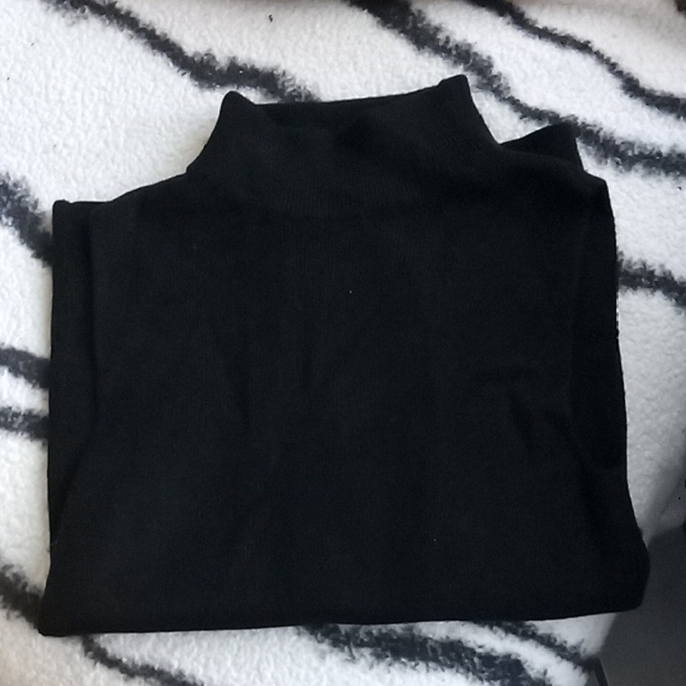 GAP Women's Black Mock Neck Sweater